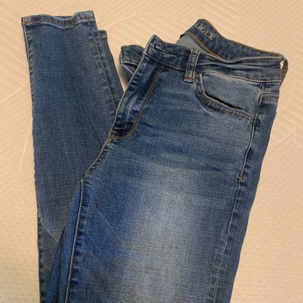 AE high waisted Jeggings. 4 short.